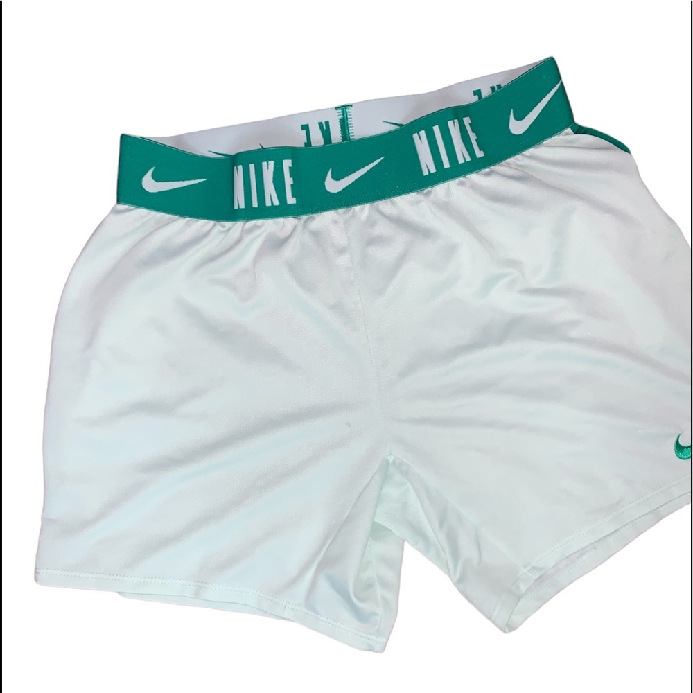 Nike DRI-FIT shorts - Picture 2 of 8